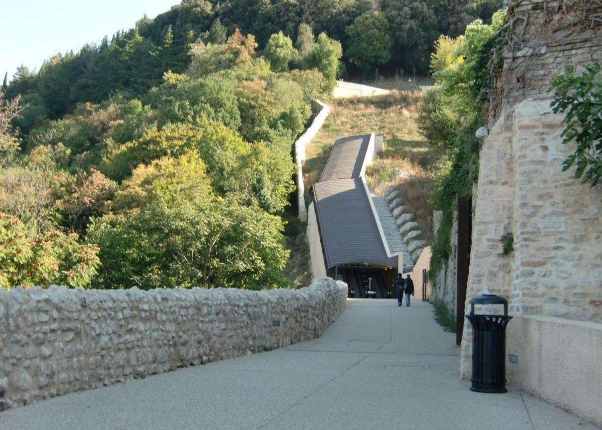 Appartamento Via G Mameli 94 Spoleto Exterior photo